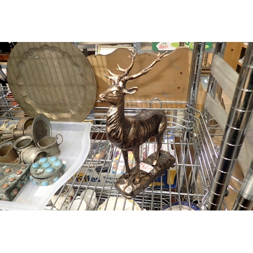 1347 - Cast iron Deer on plinth, H: 30 cm. UK P&P Group 2 (£24+VAT for the first lot and £5+VAT for subsequ... 