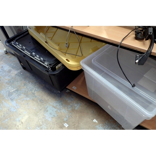 1372 - Five large lidded packing crates. Not available for in-house P&P