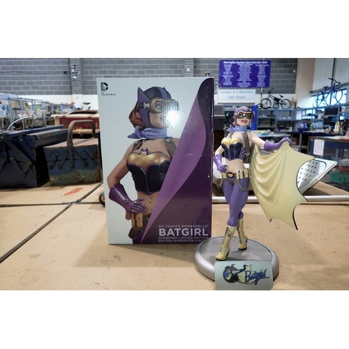 1037 - DC Comics Bombshells Batgirl numbered limited edition, 4421/5200, H: 28 cm, boxed. UK P&P Group 2 (£... 