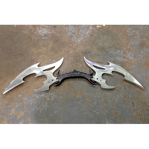 1041 - Star Trek display ceremonial bat'leth. Not available for in-house P&P