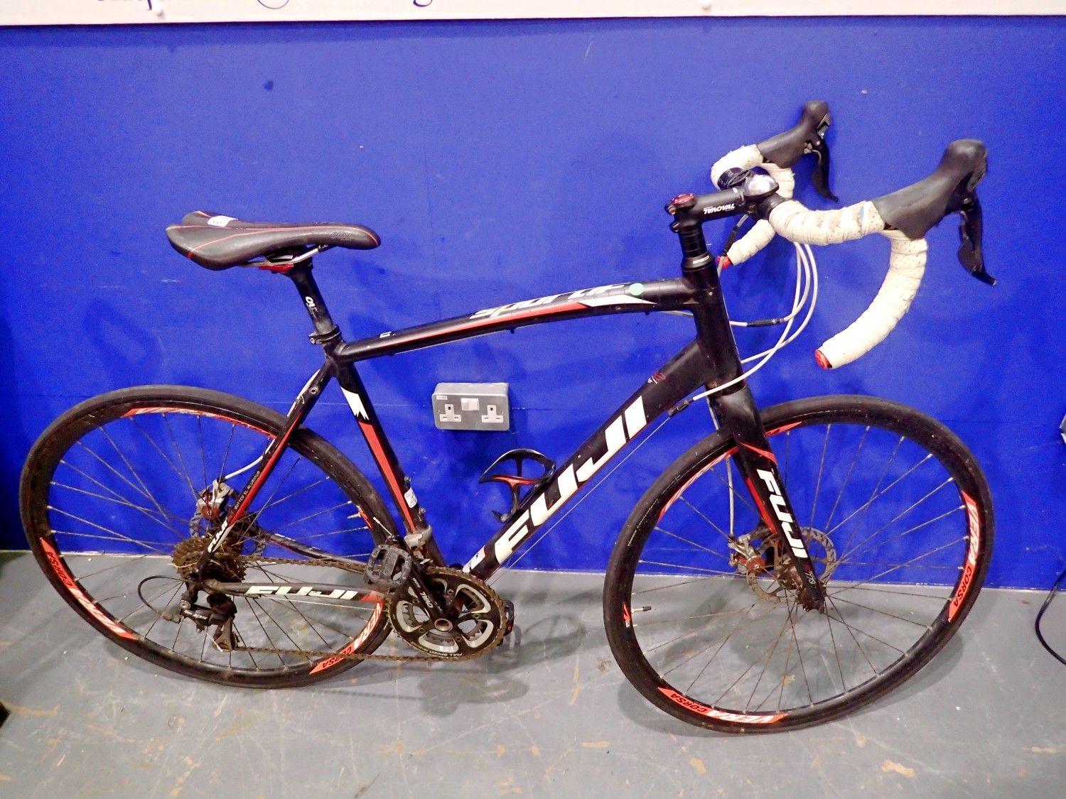 Fuji Sportif 20 speed 20 inch frame 25 inch wheel dual disc brakes ...