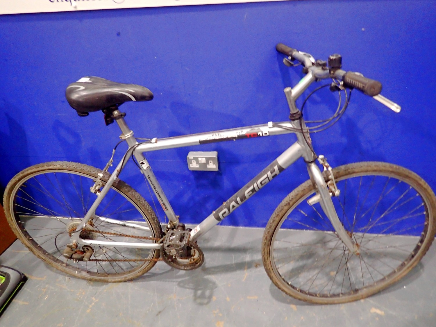 Raleigh T.C10 21 speed 21 inch frame 25 inch wheel road bike. Not ...