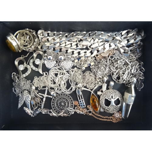 95 - GOOD SELECTION OF SILVER JEWELLERY 
including various pendants and chains, rings, bracelets and a pa... 