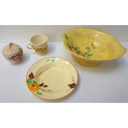 173 - MIXED LOT OF CERAMICS
including a Carlton Ware leaf shaped dish of yellow ground, Carlton Ware coffe... 