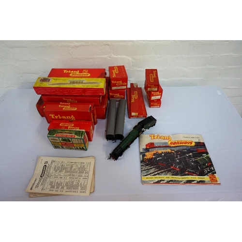 327 - COLLECTION OF LATE 1950s 'TRI-ANG RAILWAYS' MODELS 
00 H0 gauge, comprising R.52 0-6-0 Class 3F Tank... 