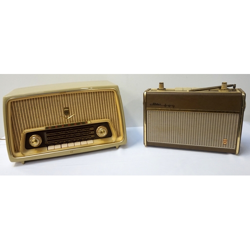 295 - VINTAGE GRUNDIG RADIO
Tupe 97 WEI, with three wavebands, in a beige hard plastic case, together with... 