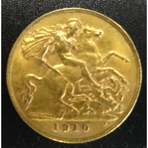 332 - EDWARD VII GOLD HALF SOVEREIGN COIN
dated 1910