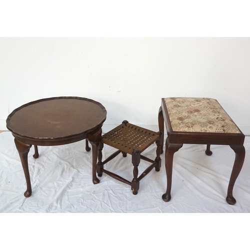 447 - CIRCULAR MAHOGANY OCCASIONAL TABLE
with a quarter section top, standing on cabriole supports, 60cm w... 