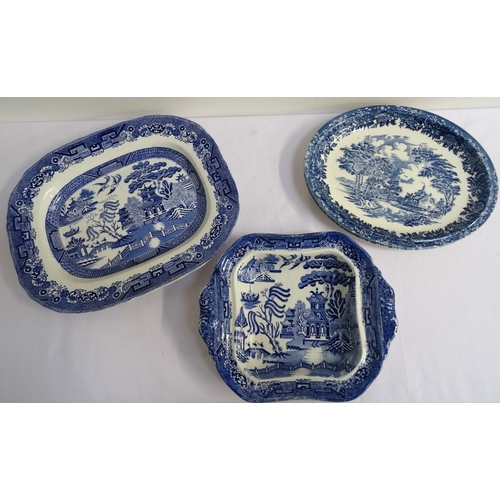 146 - BRITANNIA POTTERY CO. LTD OF GLASGOW
Willow pattern shaped serving dish, 34.5cm wide, together with ... 