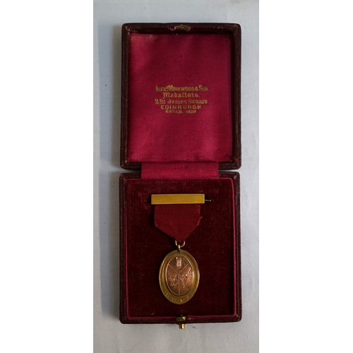 276 - 1940s NINE CARAT GOLD MEDAL
the obverse engraved with Scottish theme and 'S.R.R.A.', the reverse 'J.... 