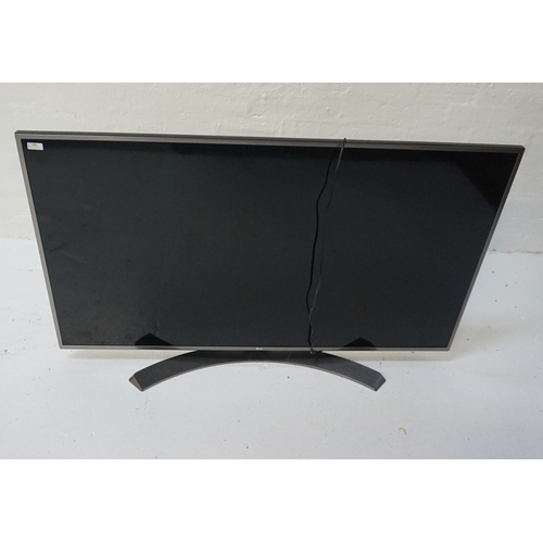 196 - LG COLOUR TELEVISION
model 55UH668V, with a 55