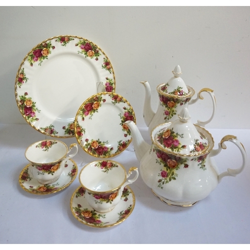 151 - ROYAL ALBERT 'OLD COUNTRY ROSES' PART DINNER SERVICE
comprising dinner plates, side plates, sandwich... 