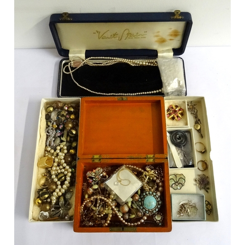 126 - COLLECTION OF COSTUME AND OTHER JEWELLERY
includes a Victorian amethyst set brooch, silver and mothe... 