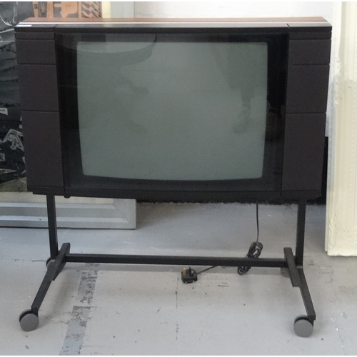 229 - BANG & OLUFSEN BEOVISION LX2502 TELEVISION
with a 25