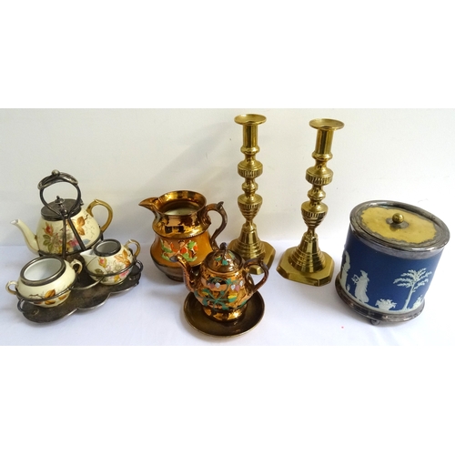 200 - MIXED LOT OF COLLECTABLES
including a pair of brass knopped candlesticks with ejectors, 28cm high, W... 