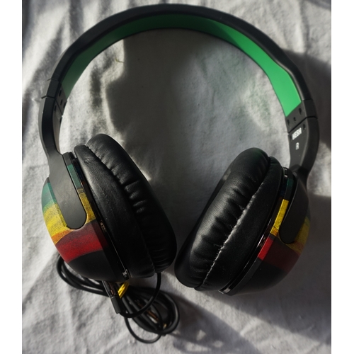 418 - SKULLCANDY HESH ON-EAR STEREO HEADPHONES