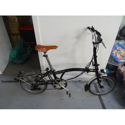 76 - BROMPTON VIKING FOLDING BIKE
six speed, with bell