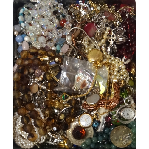 113 - SELECTION OF COSTUME JEWELLERY
including an enamel decorated pendant on chain, a moss agate bead nec... 