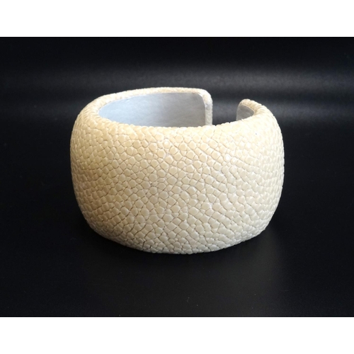 128 - CREAM COLOURED SHAGREEN BANGLE
by 'Maximo' - RETURNED