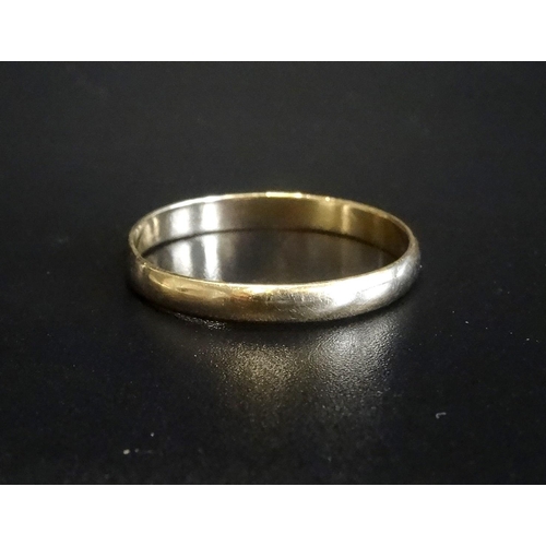 138 - NINE CARAT GOLD WEDDING BAND
approximately 1.9 grams and ring size W