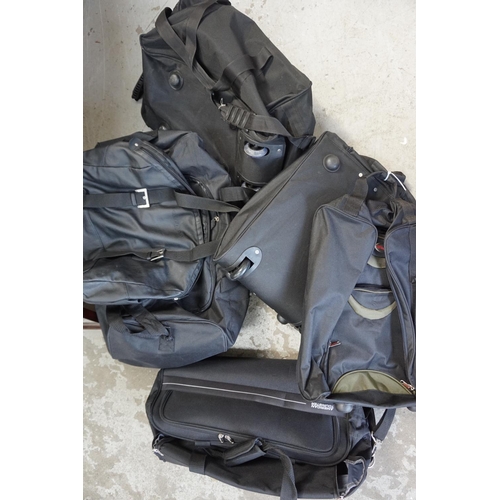 80 - SELECTION OF SEVEN RUCKSACKS AND HOLDALLS
including American Tourister, Fafada, Humlin etc