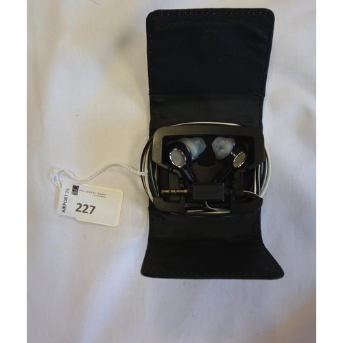 227 - BOSE TRIPORT IN-EAR STEREO HEADPHONES
With case.