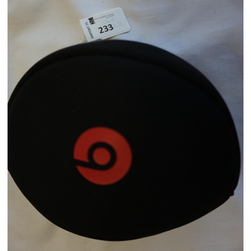 233 - BEATS BY DR. DRE SOLO ON-EAR STEREO HEADPHONES
With case.