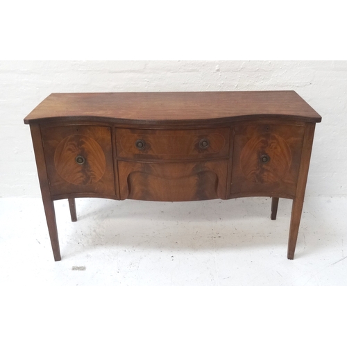 414 - REGENCY STYLE MAHOGANY SERPENTINE SIDEBOARD
the reeded moulded top above a central frieze drawer and... 