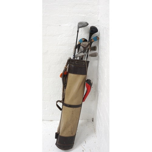 315 - VINTAGE GOLF BAG AND CLUBS
including a selection of woods, irons and a putter - RE-OFFERED IN TIMED ... 
