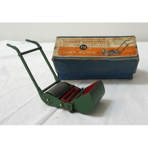 412 - DINKY SUPERTOY LAWN MOWER
model 751 in original box