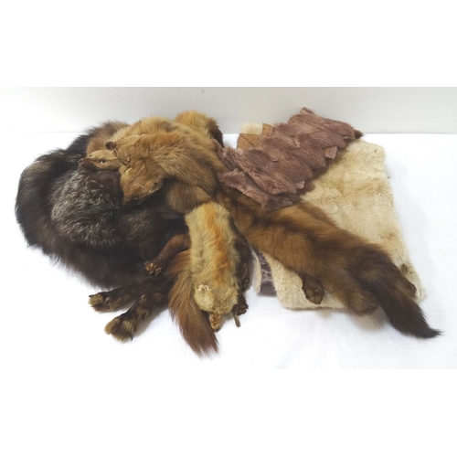 386 - PALE MINK STOLE
together with a mink collar and a triple mink collar, and a raccoon stole - RE-OFFER... 