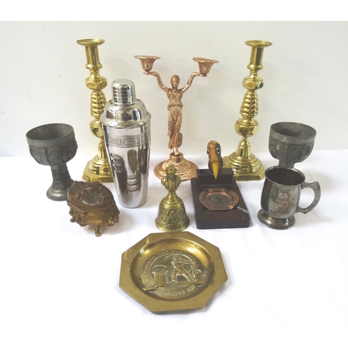 326 - MIXED LOT OF METALWARE
including a pair of brass knopped candlesticks, brass charger, brass skimmer,... 