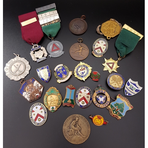 421 - SELECTION OF SPORTING MEDALS AND BADGES
including Broxhill Tennis Club, Scottish Bowling Association... 