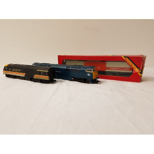 409 - HORNBY BR FREIGHTLINERS WAGON
00 Gauge, boxed. Together with 9 British rail and other Horby locomoti... 