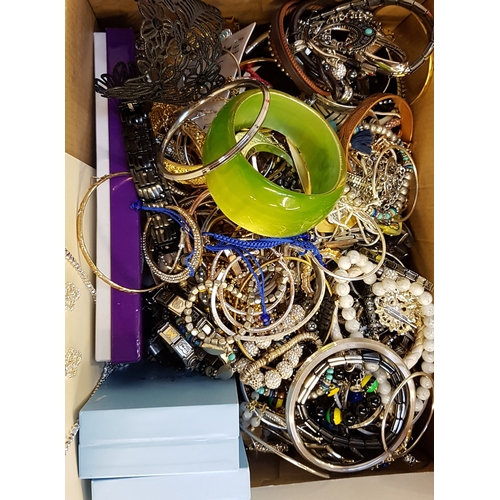 172 - SELECTION OF COSTUME JEWELLERY
including a few new and boxed items, bangles, bracelets, necklaces, e... 