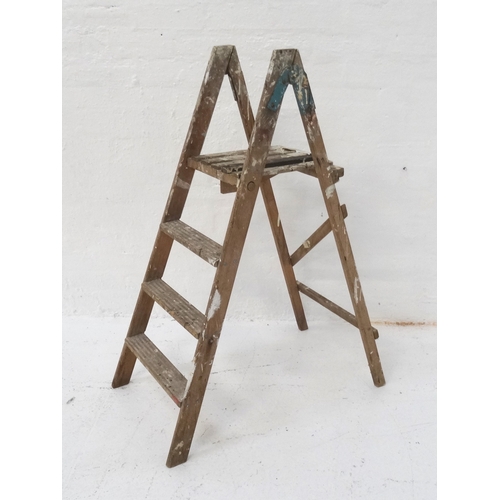 521 - VINTAGE WOODEN FOLDING LADDER
with a slatted top and three steps