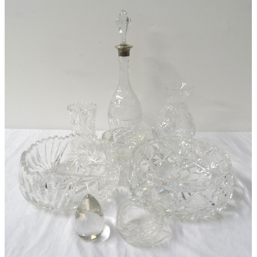 286 - SELECTION OF CUT GLASS
including a decanter and stopper with a silver collar, two shaped vases, two ... 