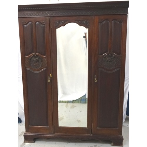 504 - EDWARDIAN MAHOGANY BEDROOM SUITE
comprising a wardrobe with a moulded dentil cornice above a shaped ... 