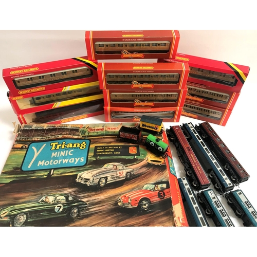 291 - BOXED TRI-ANG MINIC RAILWAYS RACING SET 
together with a selection of Hornby 00 gauge railway items,... 