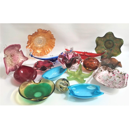 123 - INTERESTING SELECTION OF COLOURFUL GLASSWARE
including Murano style biomorphic shaped bowls, an opaq... 