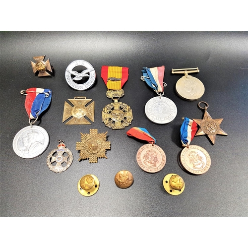 303 - SELECTION OF MEDALS
and other items including a Republic of Vietnam Gallantry Cross, The 1939-1945 S... 