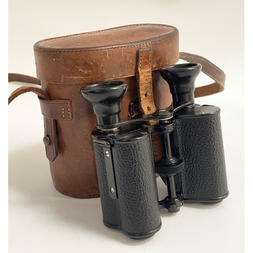 465 - PAIR OF WWI GERMAN FIELD GLASSES
marked C. P. Goerz of Berlin, contained in a brown leather case