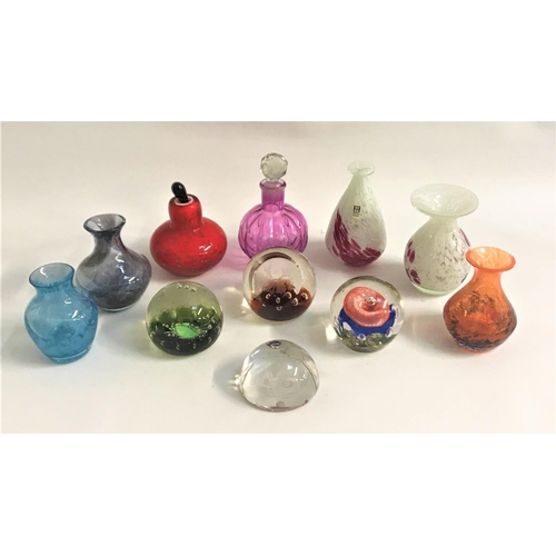 289 - SELECTION OF GLASS PAPERWEIGHTS, SCENT BOTTLES AND SMALL VASES
makes include Mdina, Caithness, Edinb... 