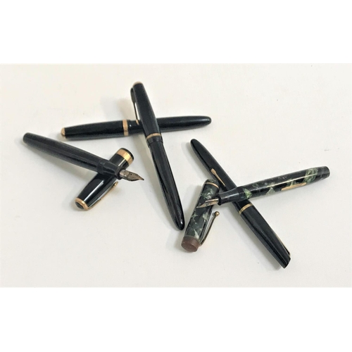 375 - SELECTION OF VINTAGE PARKER FOUNTAIN PENS
including two black bodied Duofold's, one with a 14K nib a... 