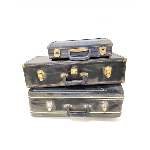 526 - THREE HARD SHELL INSTRUMENT CASES
for a saxophone, clarinet and trumpet (3)