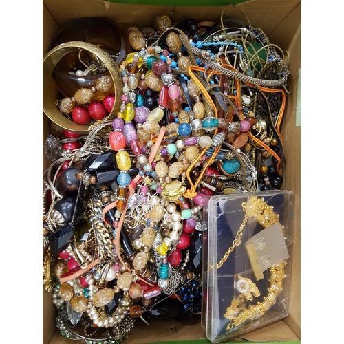 65 - LARGE SELECTION OF COSTUME JEWELLERY
including various bead and other necklaces, bracelets, bangles,... 