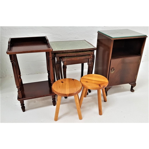 594 - SMALL SELECTION OF OCCASIONAL FURNITURE
comprising a mahogany bedside cabinet; a nest of tables; two... 