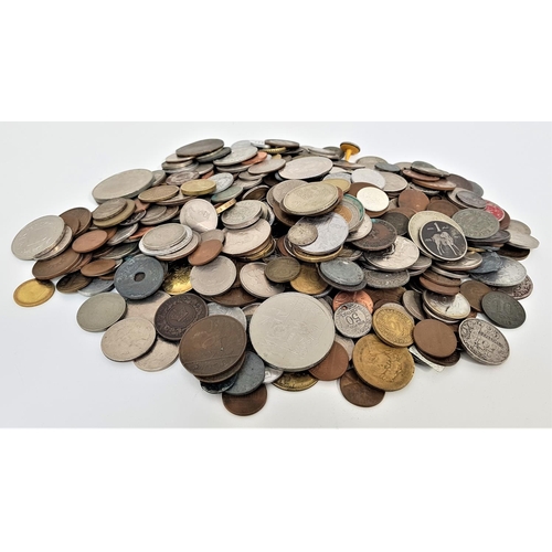 356 - SELECTION OF BRITISH AND WORLD COINS
including coins from USA, New Zealand, Germany, France, Tokyo, ... 