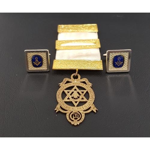 350 - MASONIC ROYAL ARCH MEDAL
with a white ribbon with gilt metal mounts, together with a pair of white m... 