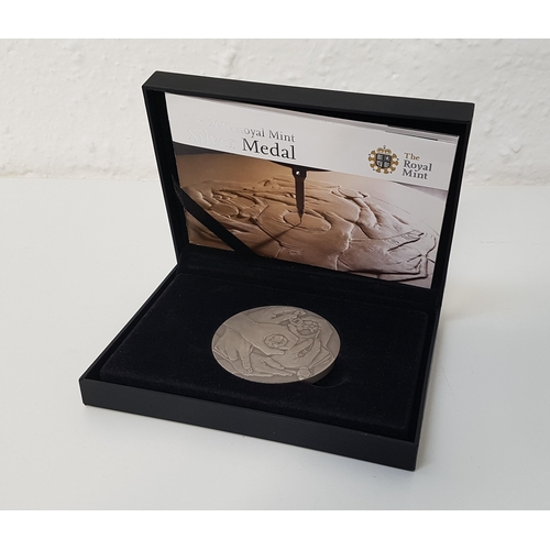 328 - GREAT BRITAIN (1952-PRESENT DAY) QUEEN ELIZABETH II 2010 SILVER MEDAL- The inspiration behind the ha... 